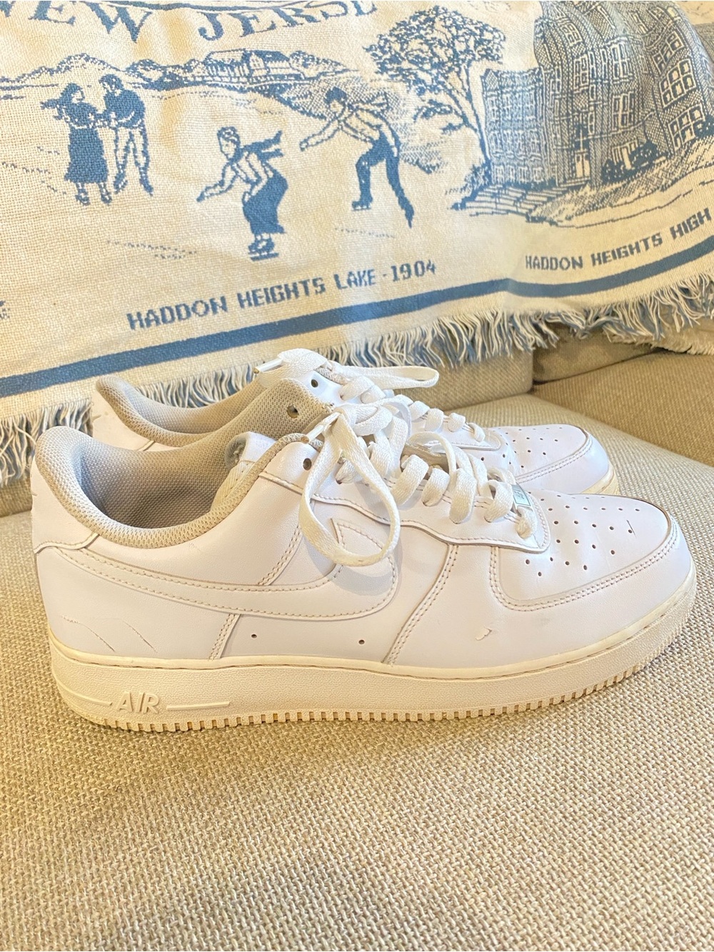 Nike Mens White Air Forces Low Top Sneakers 12 Classic Casual Streetwear